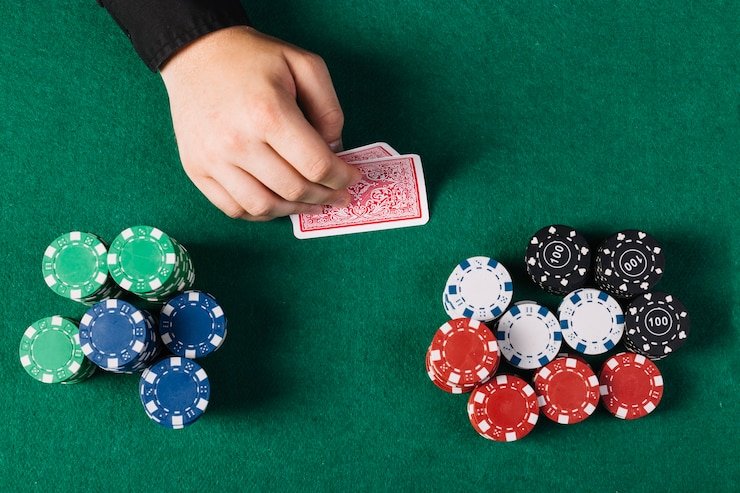 Bagan tingkat loyalitas tanjung menampilkan manfaat progresif dari Member hingga Diamond